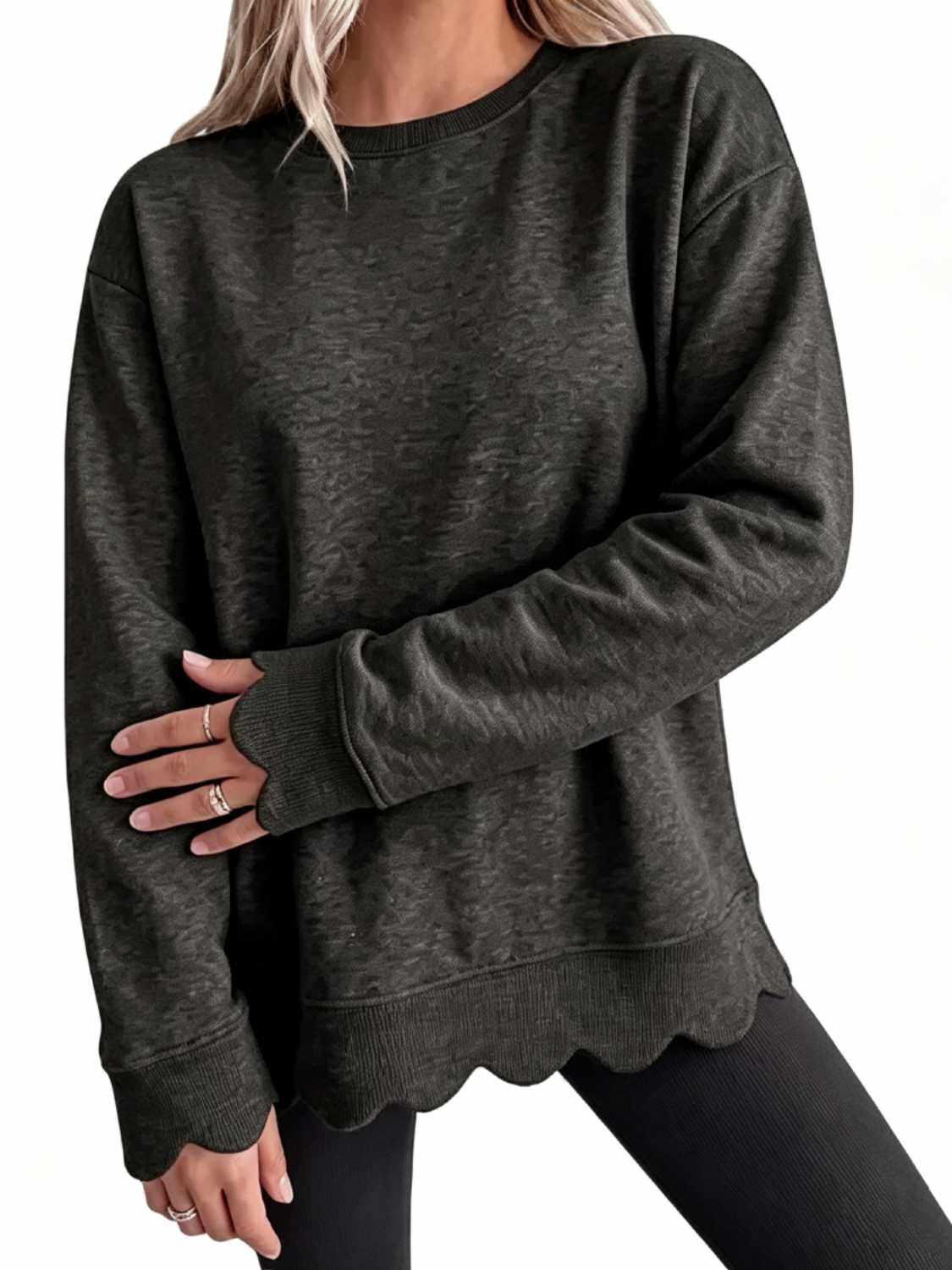 Women Crew Neck Oversized Long Sleeve Sweatshirt With Scallop Cuff And Hem